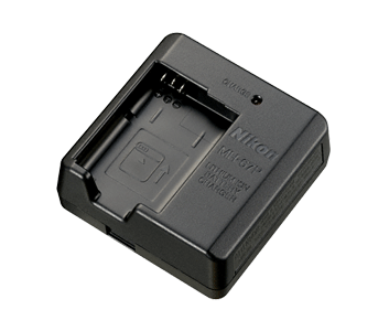 EH-73P Caricabatt. con adatt. CA (senza cavo USB)