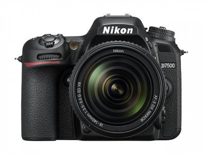D7500 + AF-S 18-140 F3.5-5.6 G ED VR + SD 32GB Lexar Pro 800x