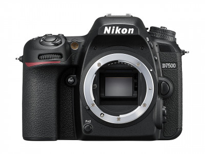 D7500 Body + SD 32GB Lexar Pro 800x