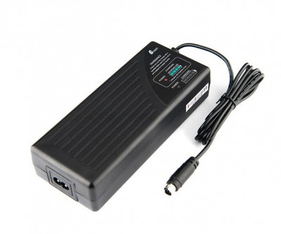 C1200P Caricabatteria per Sistema Flash AD1200 Pro